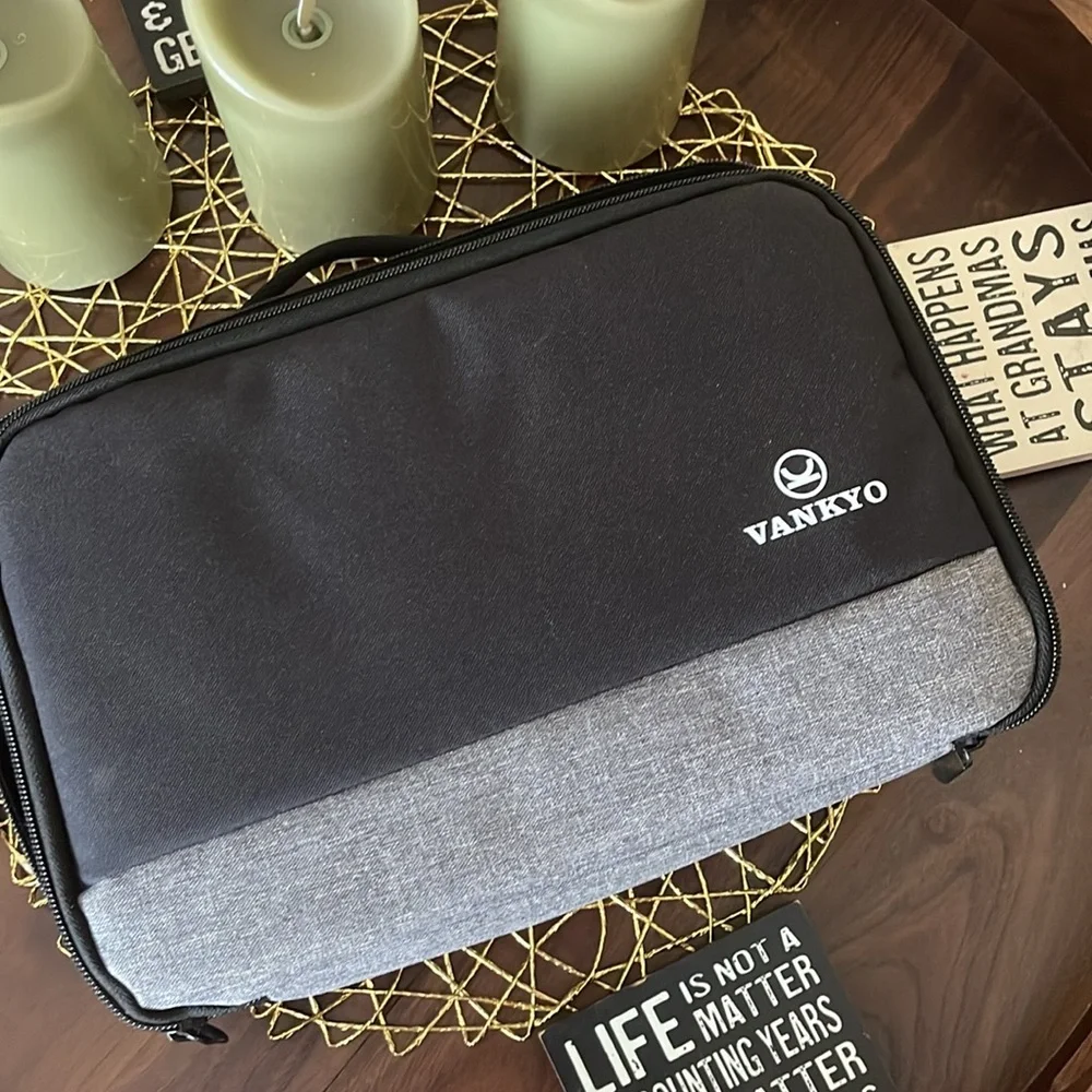 Vankyo projector with remote and case Leisure 3 never used. Brand new!
